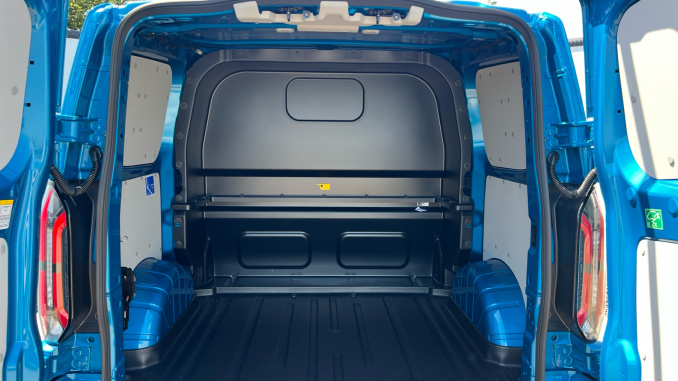 Ford Transit Custom 320 L1 Petrol Fwd 2.5 PHEV 232ps H1 Double Cab Van Sport Auto [NI] - Image 4